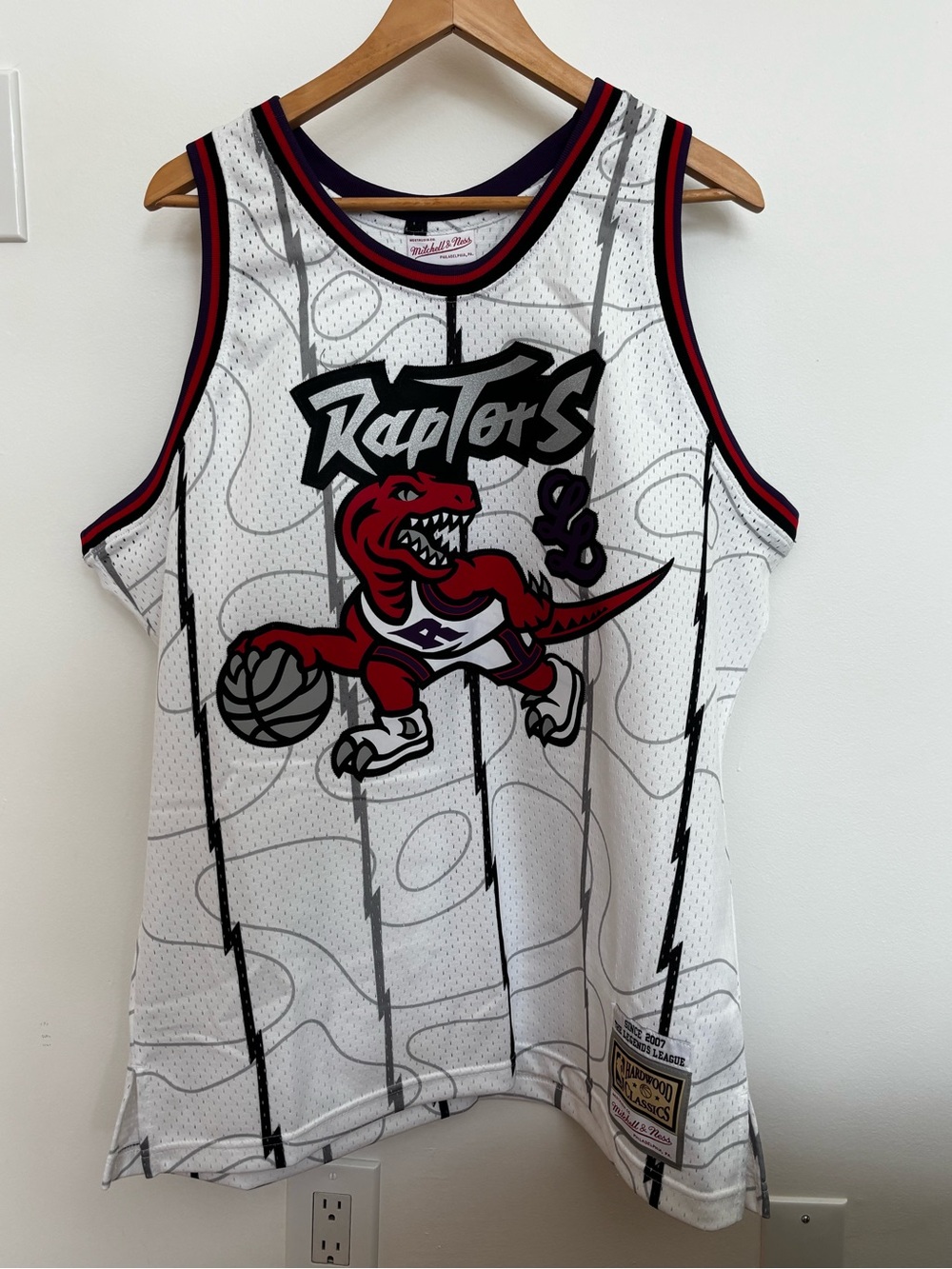 Mitchell & Ness “Legends League” Toronto Raptors Throwback Jersey